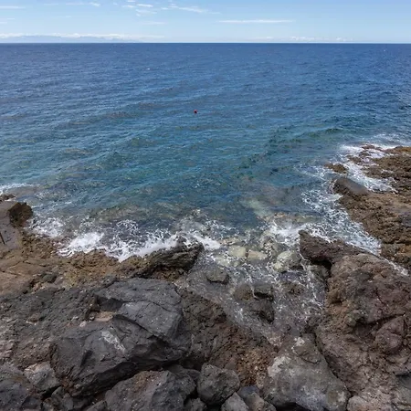 Front Line, Unbeatable Terrace 10m From The Sea