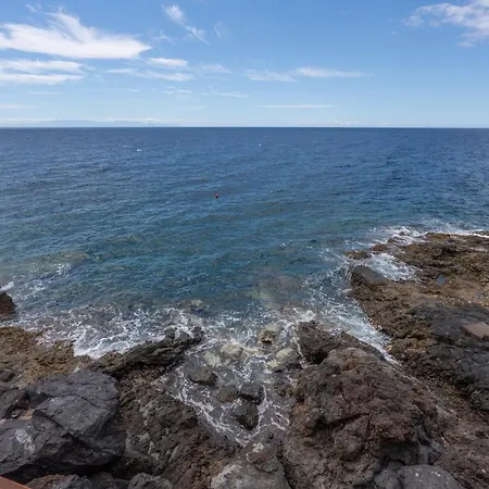 Front Line, Unbeatable Terrace 10m From The Sea
