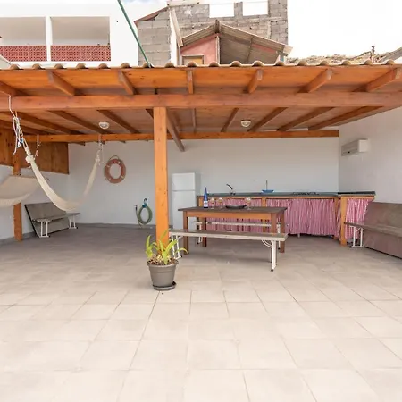 Front Line, Unbeatable Terrace 10m From The Sea