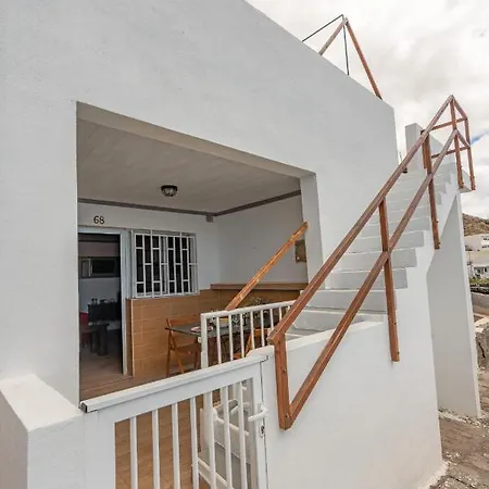 Front Line, Unbeatable Terrace 10m From The Sea